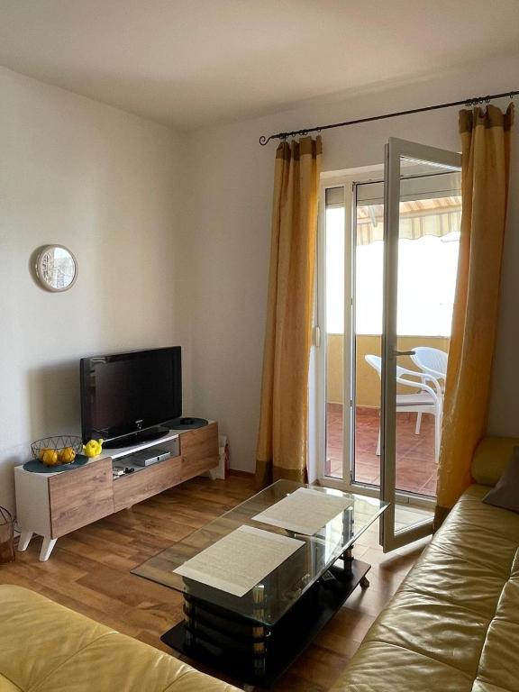 Two Bedroom Apartment Budva - 3