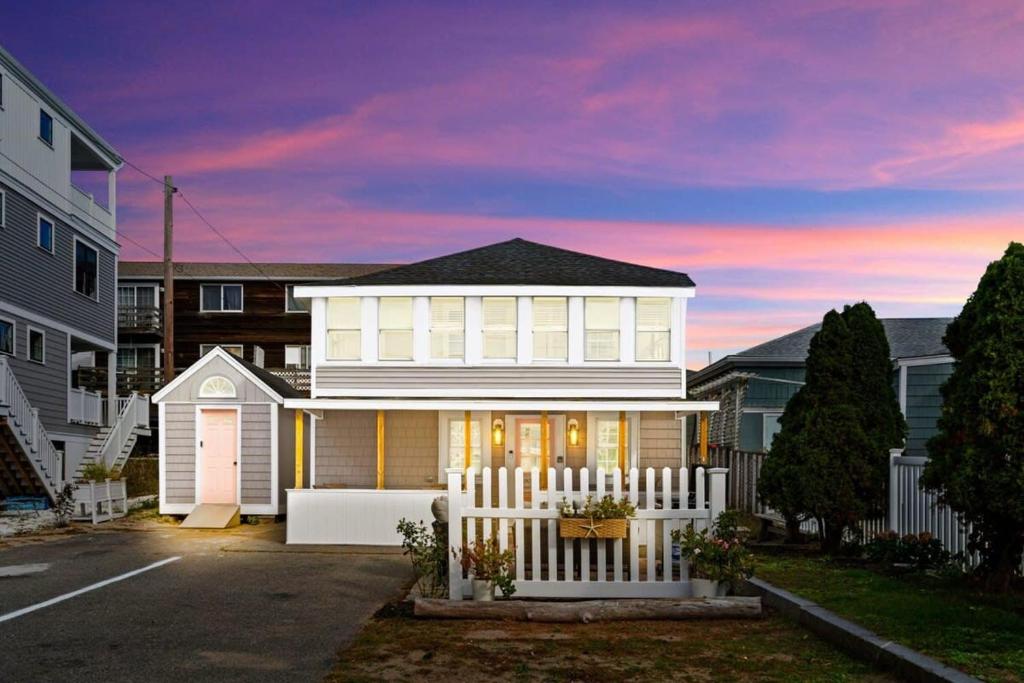 Addie Shack & Cammie Cabana Pet Friendly 10pp, Salisbury