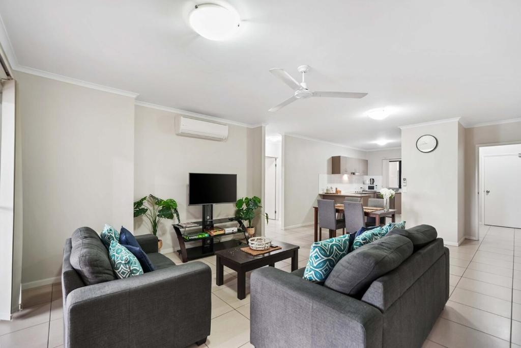 Stylish Apartment near Esplanade & City Centre, Cairns North