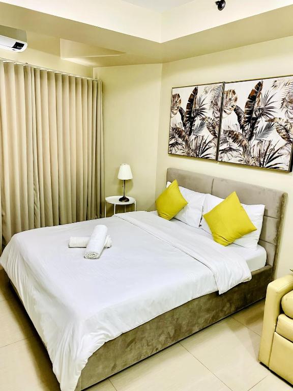 Luxury Condo at SHELL Residences, MOA, Manila