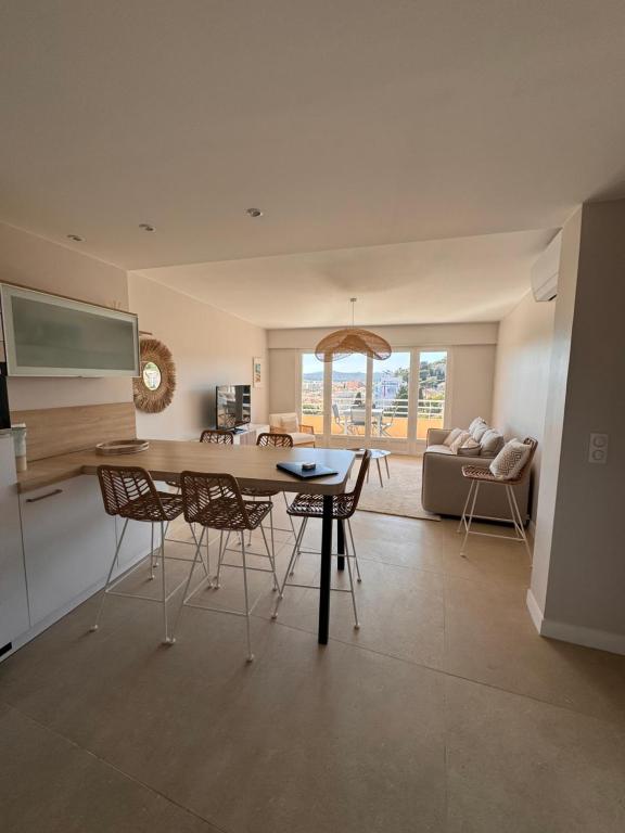 Appartement 50 m2 Le Lavandou - vue mer - plage - commerces - 5