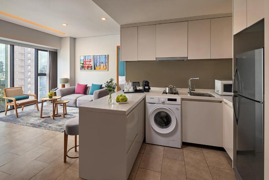 1. 노보텔 리빙 사..