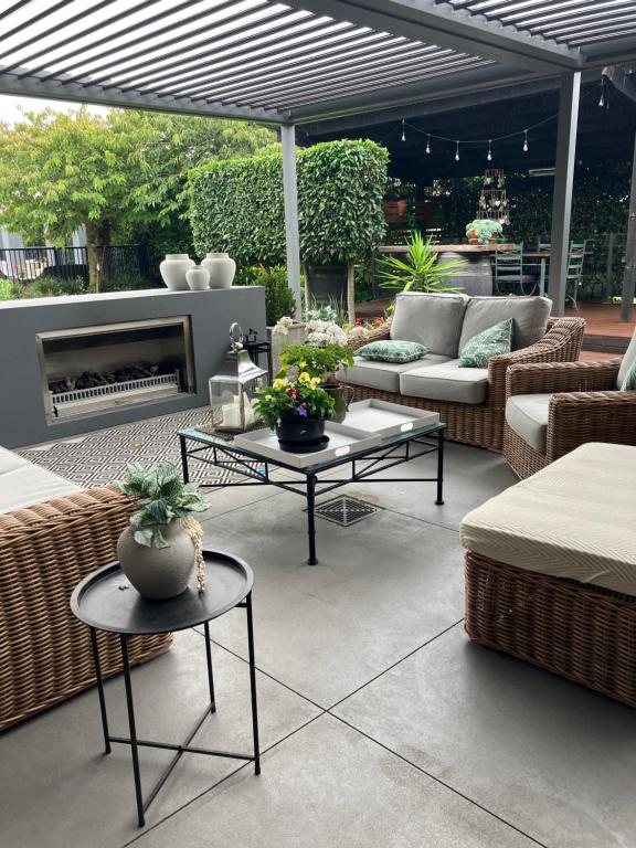 Balcony/terrace, Maples on Harewood Bed and Breakfast in Christchurch