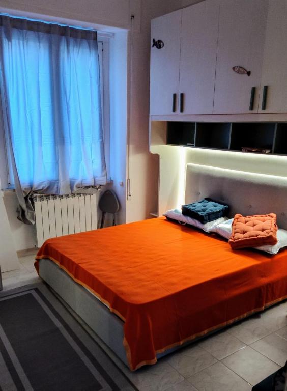 OstiaByTheSeaCozyBedroom - 3