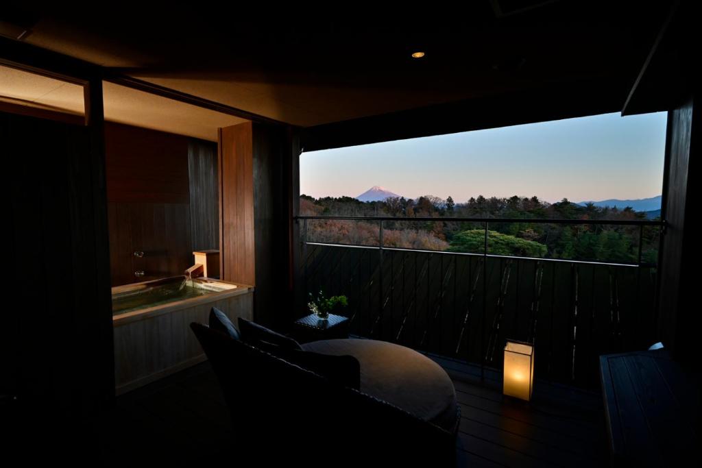 Hot spring bath