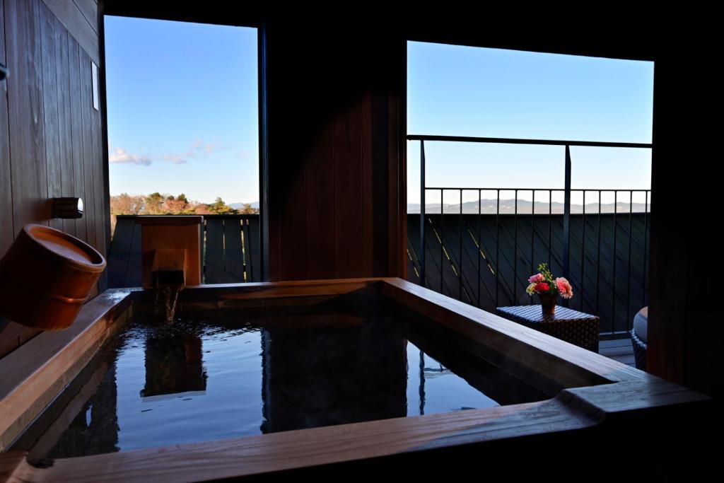 Hot spring bath