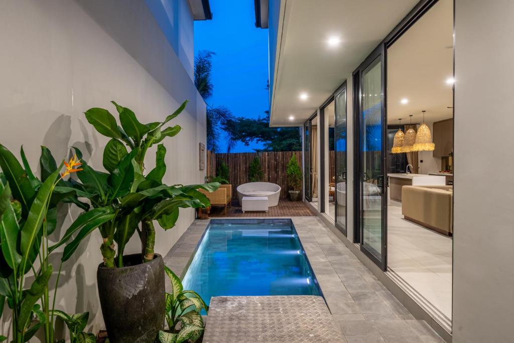 Kammara 1 - Your Dream Getaway - Gorgeous New Villa with 4 Bedrooms, Amazing Views, and a Huge Pool!, Canggu