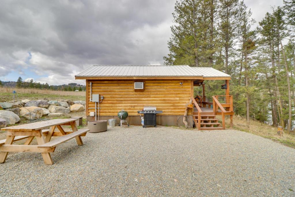 Lake Access, Deck Rustic Retreat in Kalispell!, Kalispell