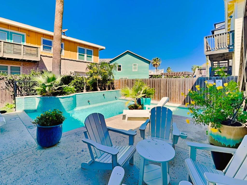 Palm Down & Relax, Port Aransas