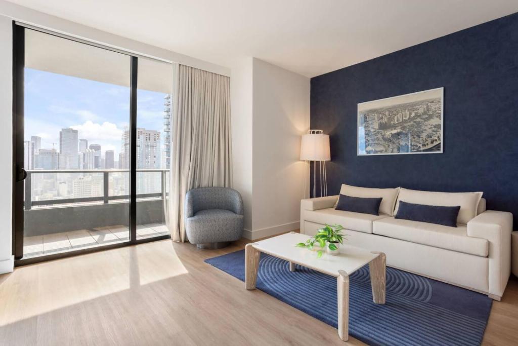 2012 New Apt with Pool and Gym in front of Kaseya Center, Miami