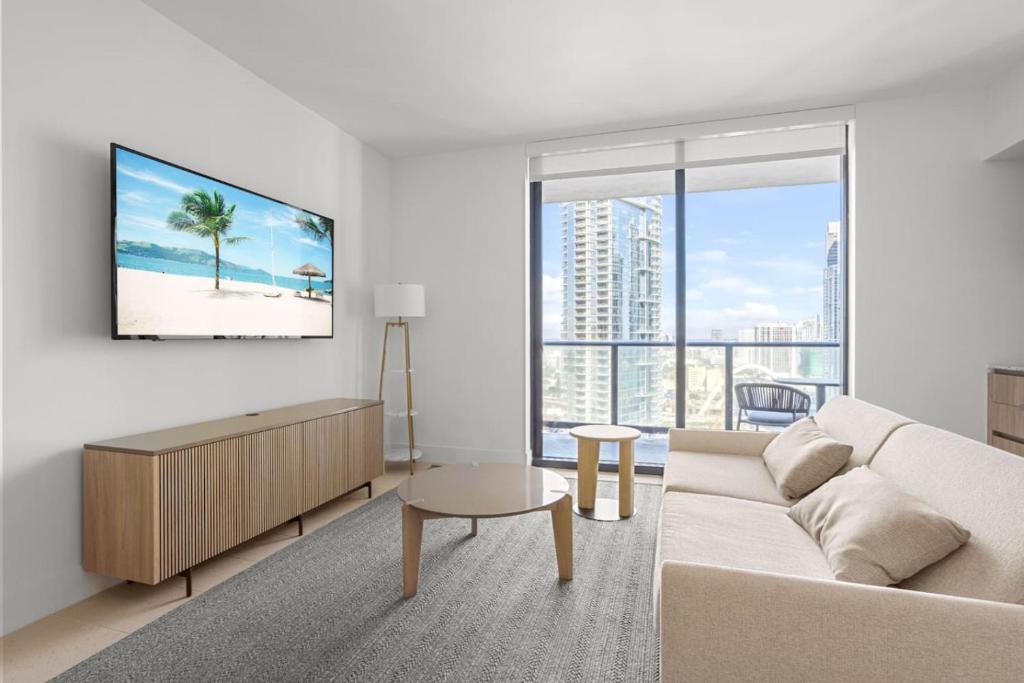 2901 Beautiful Downtown Apt with Pool and Gym, Miami
