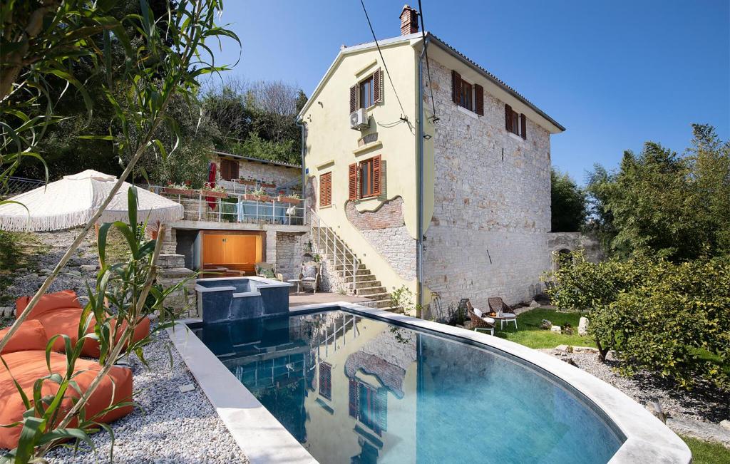 Amazing Home In Pula With Sauna, Pula