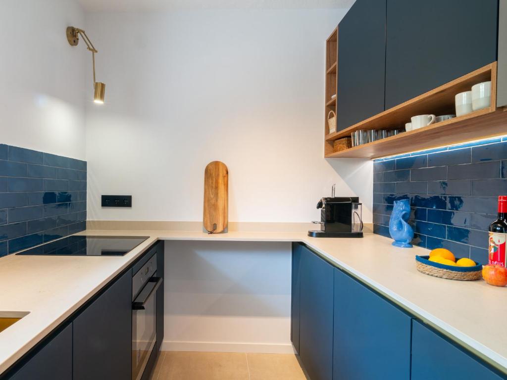 Casa Blava Beach House - 4