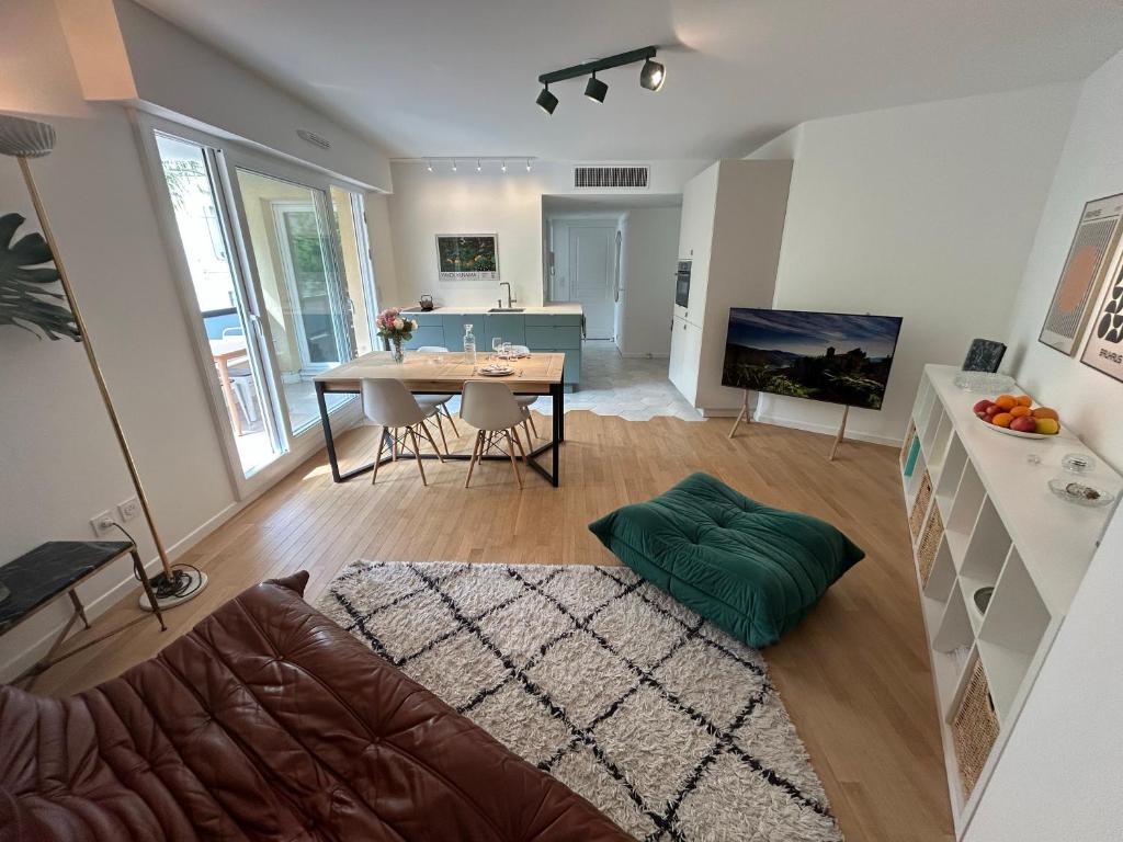 Appartement 1 Chambre avec Terrasse et Garage - 1