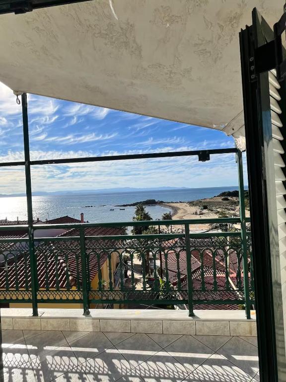 Akti Arcoudi, Arkoudi