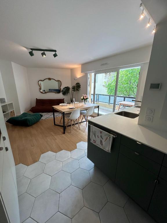 Appartement 1 Chambre avec Terrasse et Garage - 2