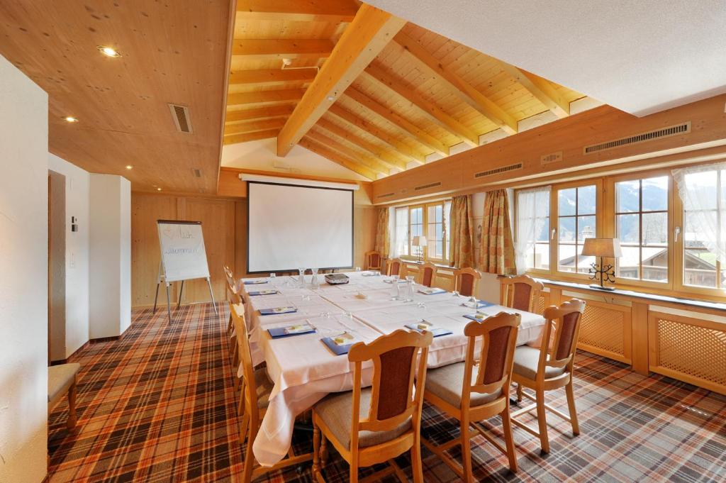 غرفة الاجتماعات/الاحتفالات