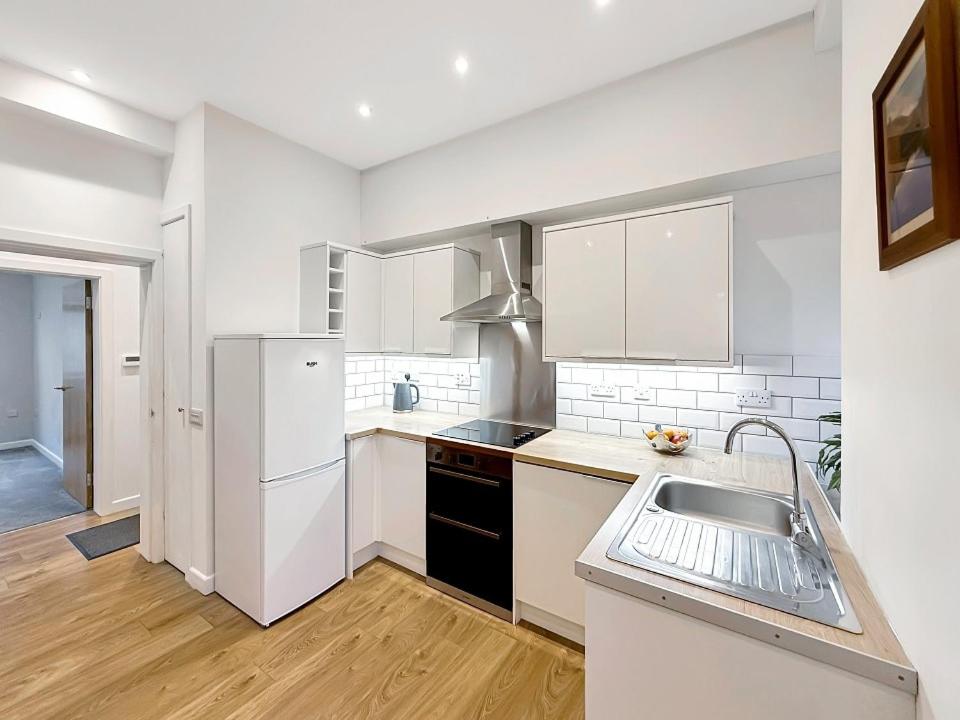 Tweedale Street Apartment, Oban - pet-friendly stay
