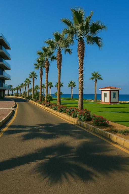 Beachfront Chalet in Porto Said with Pool Gar, `Ezbet Shalabi el-Rûdi