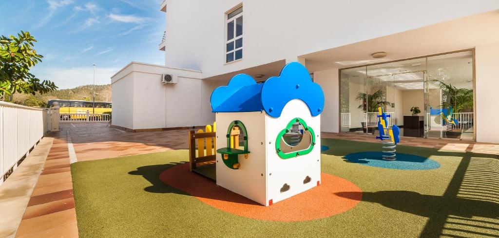 Globales Palmanova — Attractions for children in Palma Nova, Balearic Islands