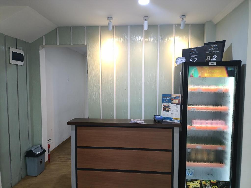 Front desk [24-hour]