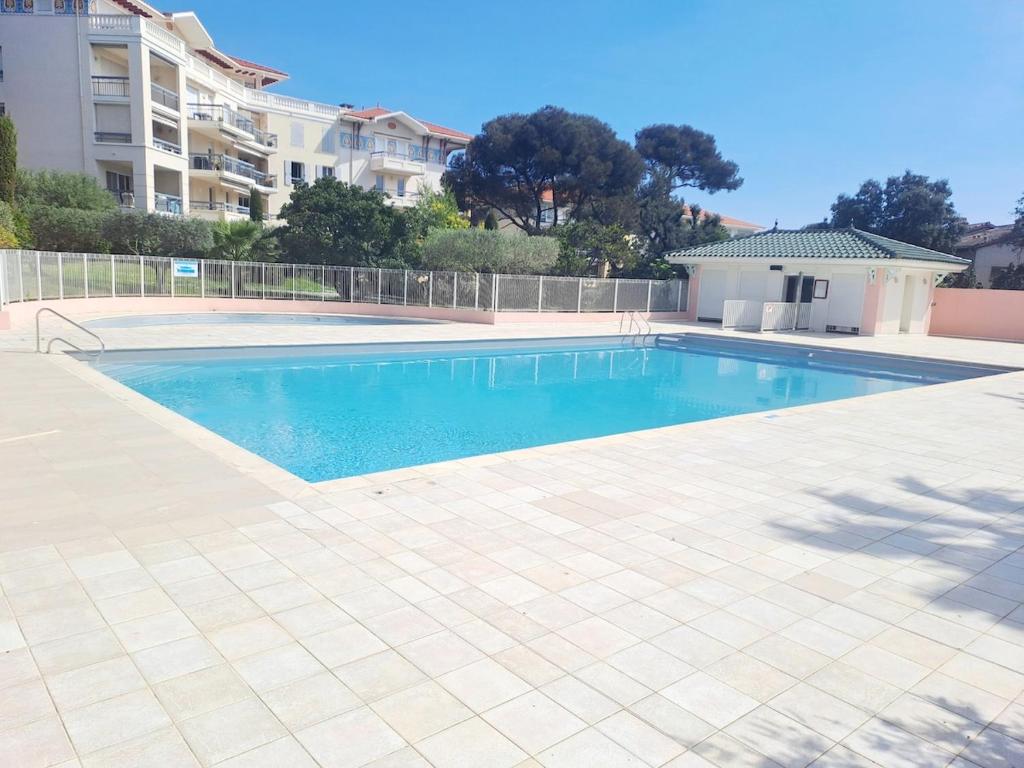 Grand T3 avec Terrasse et Jardin - 5