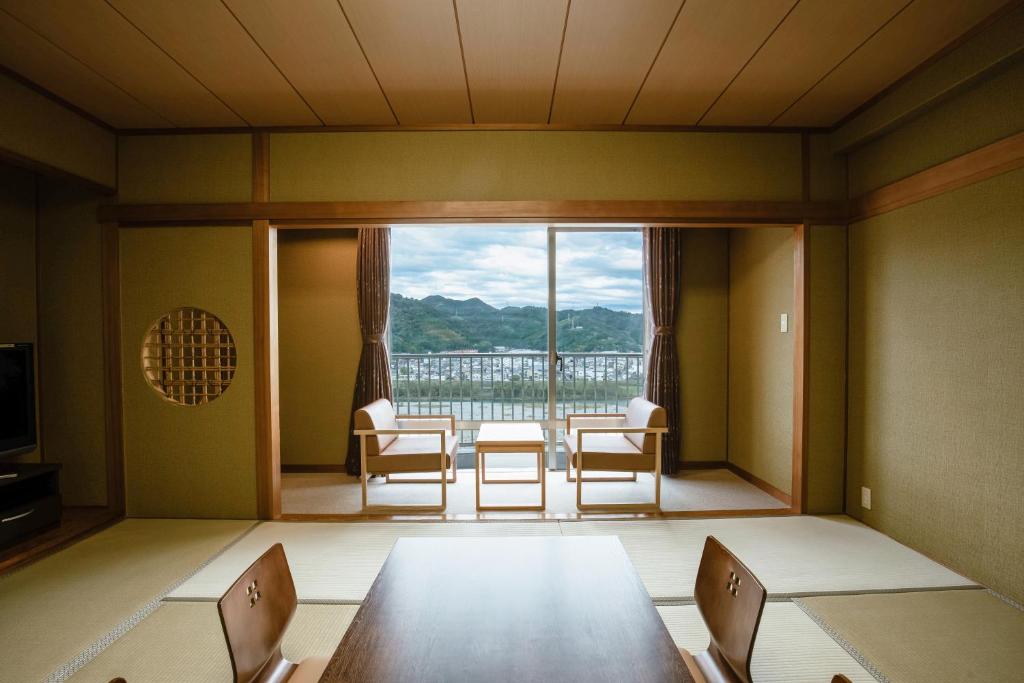 카메노이 호텔 코치 식사