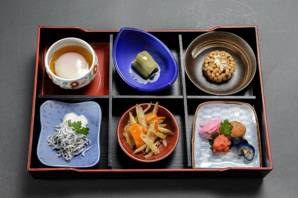 อาหารและเครื่องดื่ม