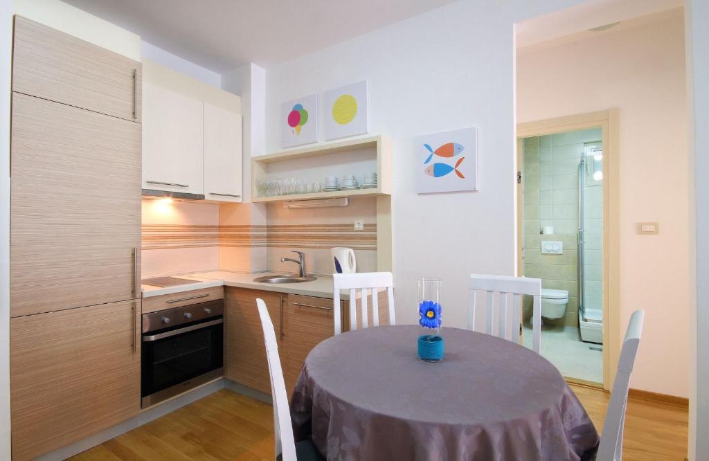 Aquamarine - two bedrooms apartment - Near the Old Town - 2