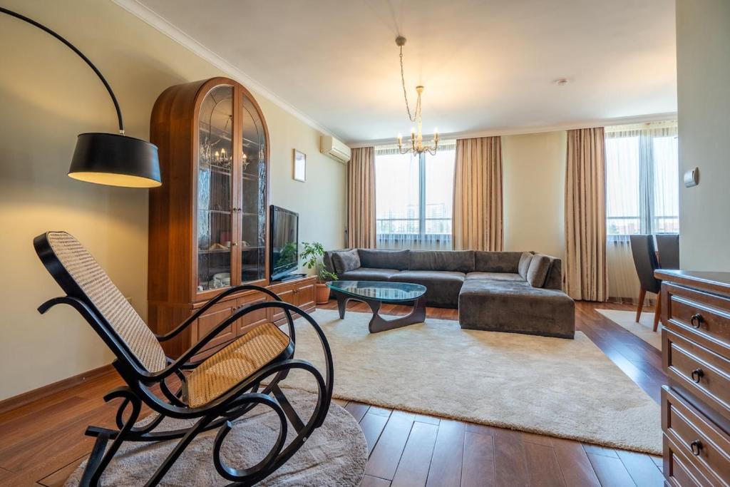 Elegant Aristocratic 2 BDRM Flat, TOP Location, Sofía
