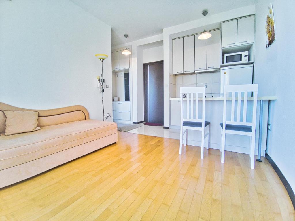 Cozy 1BD apartment 7min to beach - 1