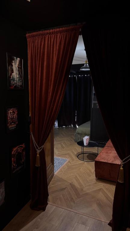 Dernier ticket pour la séance - Studio cinéma face au théâtre - 4