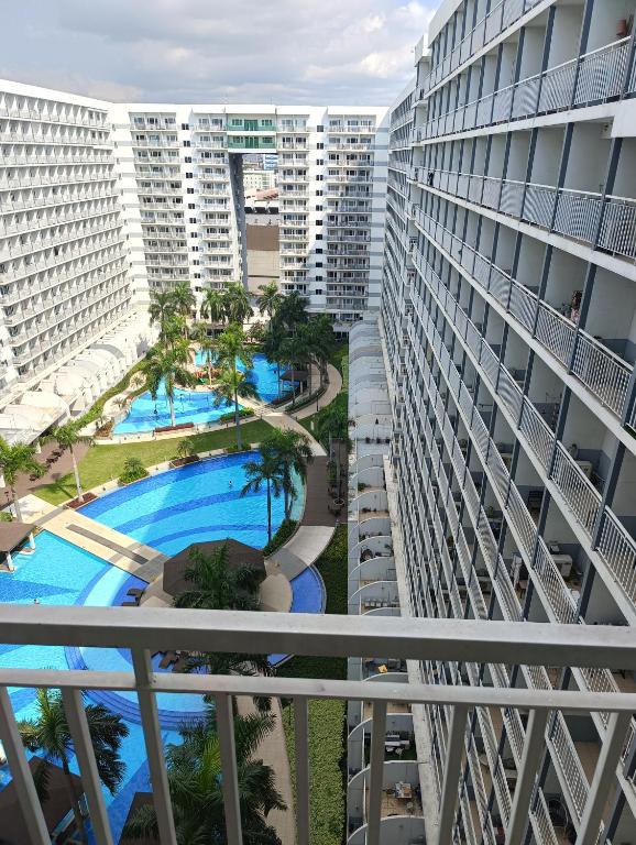 Shell Residence MOA - Jhem Place, Manille