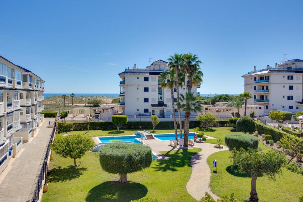 Apartamento moderno con vistas la playa La Mata - 1