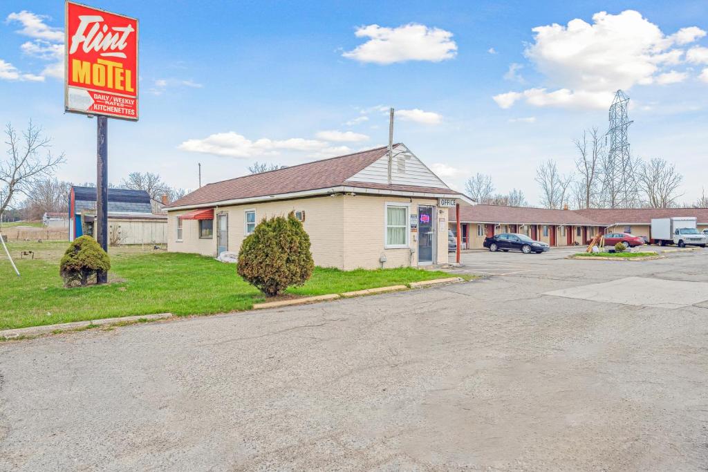 Flint Motel by OYO MI Near I-475, Flint