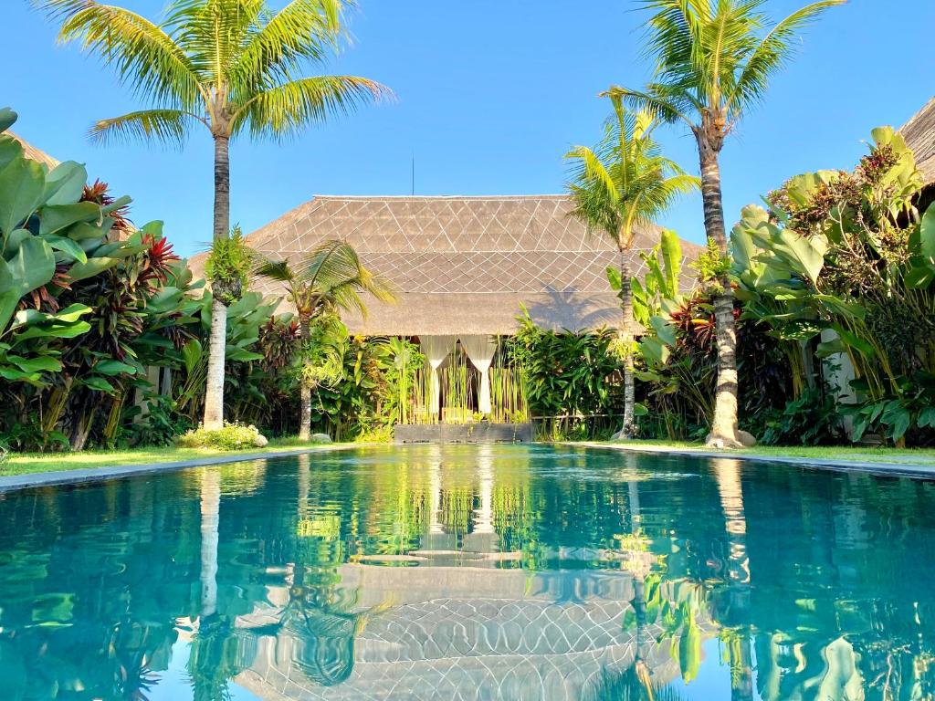 スイミングプール