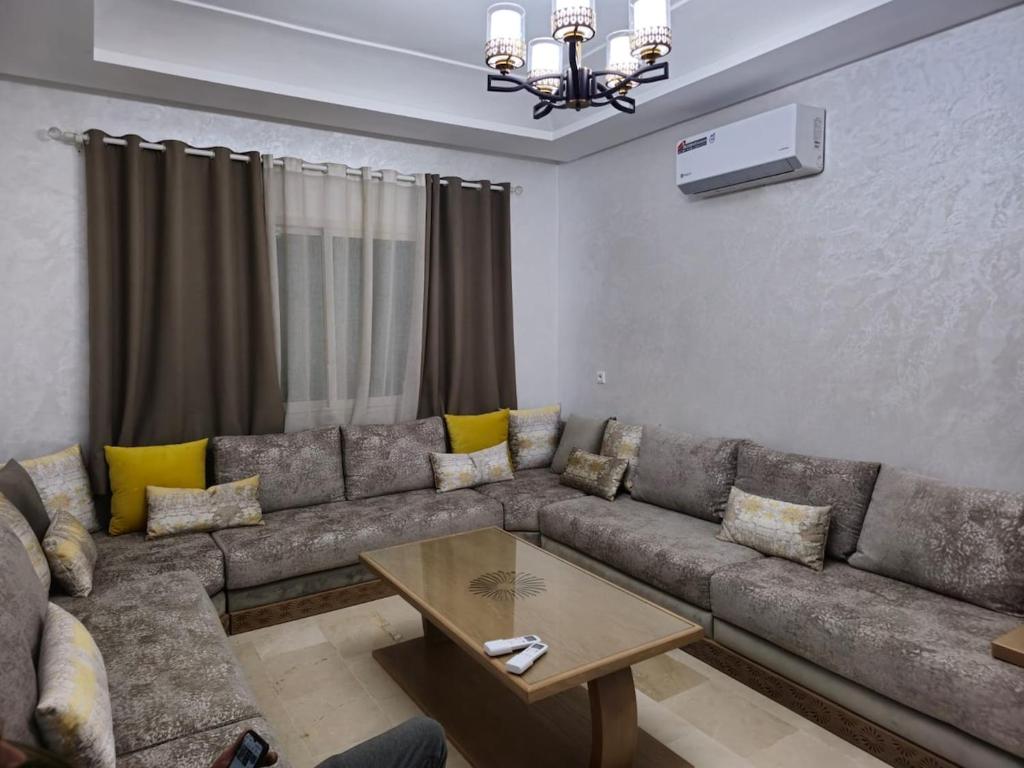 Modern Apt Near Tetouan Airport, Tetuán