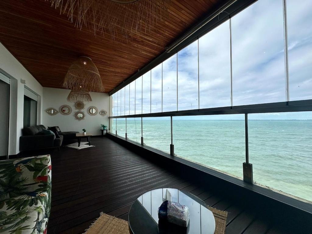 360 Sea View - Marina - Spacious 3 BR Retreat, Casablanca