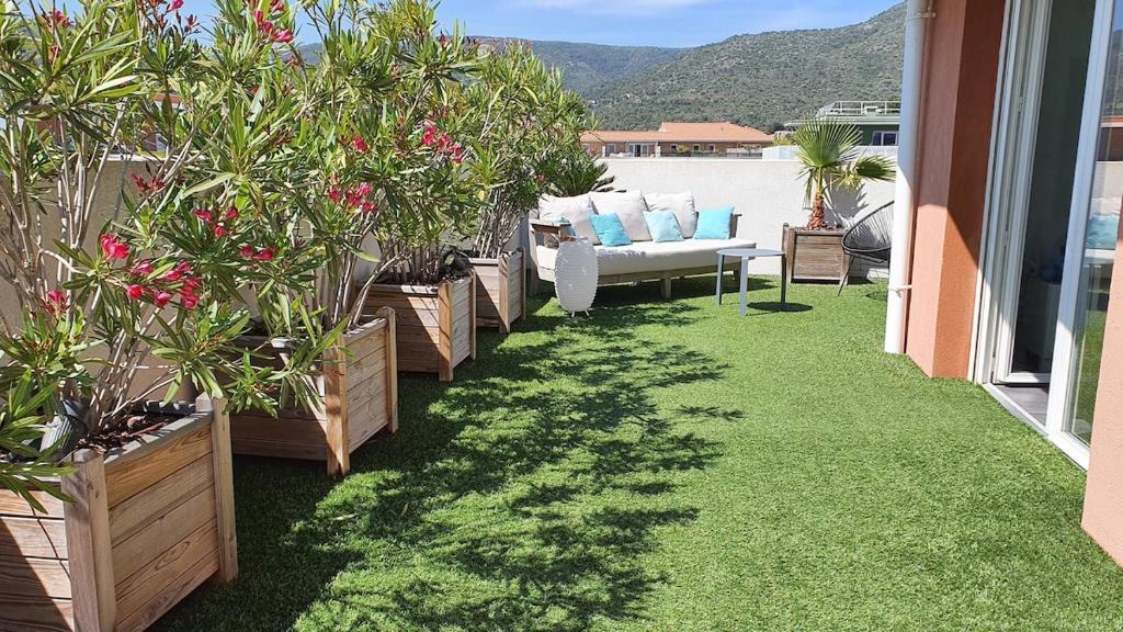 Rooftop du Lavandou - terrace and pool - 3