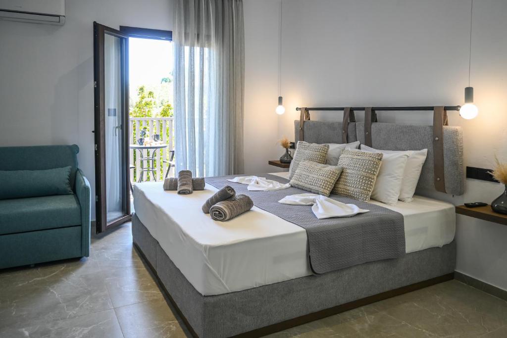 Giabeos Skiathos, Troulos