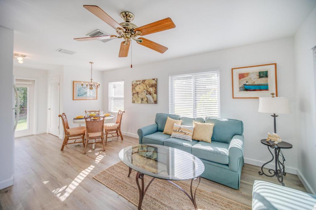 Cozy and Bright Naples Abode with Community Amenities!, Naples