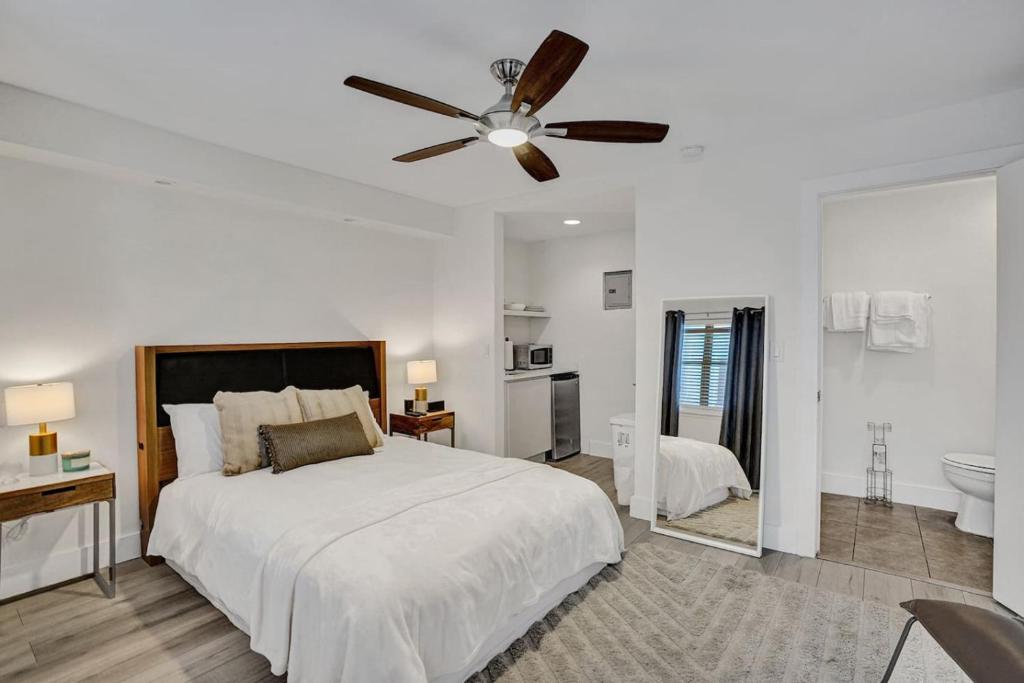 Eden Collection Studio Steps to Beach, Fort Lauderdale