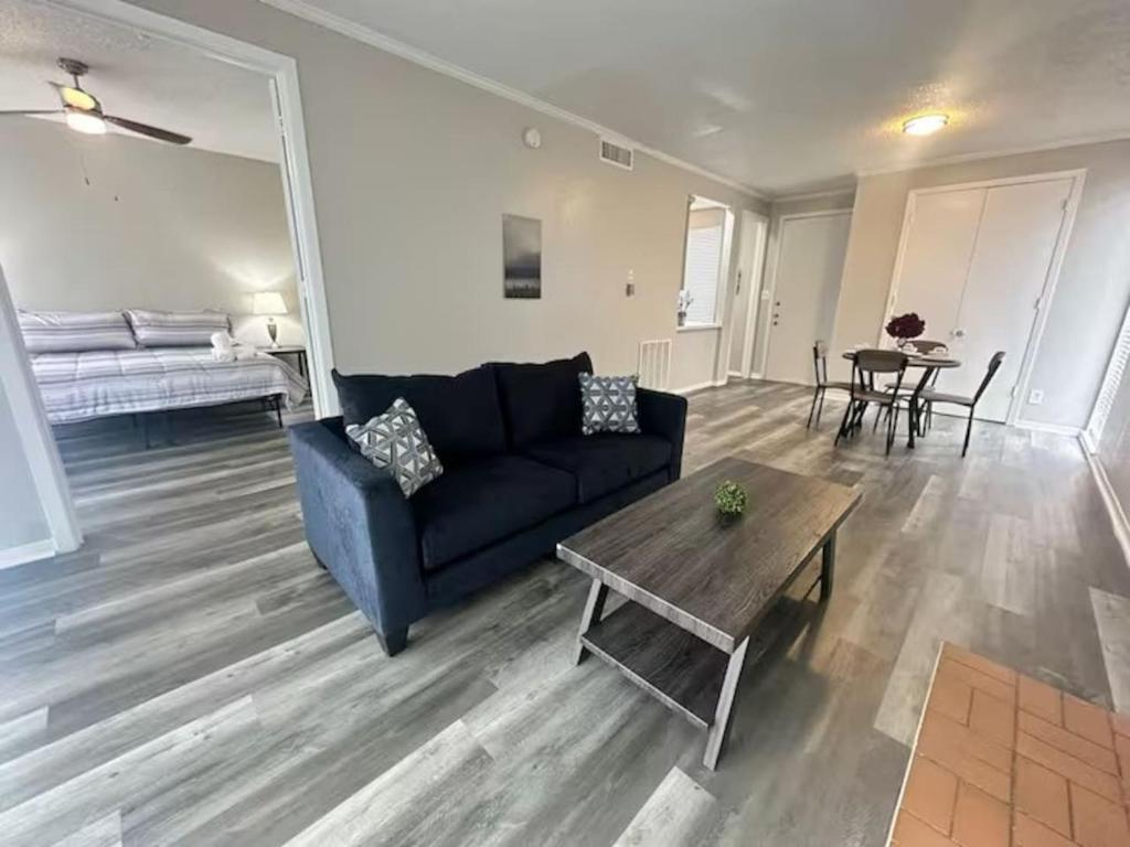 Experience Comfort and Style in Houstons Bay Area, Houston