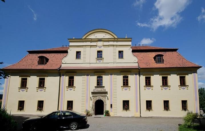 Palac Kietlin — Hotel in Niemcza