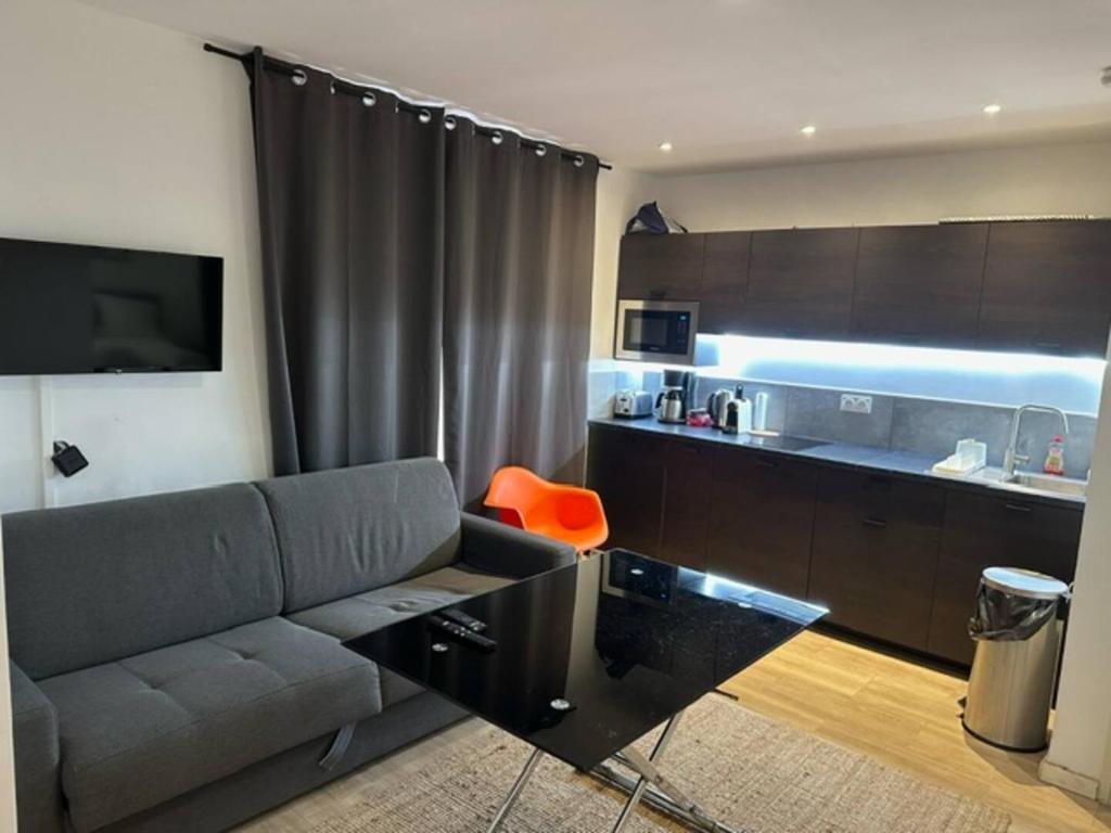 Studio Steps From The Palace, Beach, City Center, Cannes