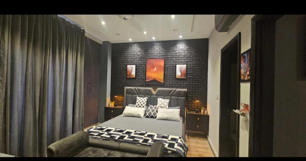 The Aurora - Home Away from Home, Rávalpindí