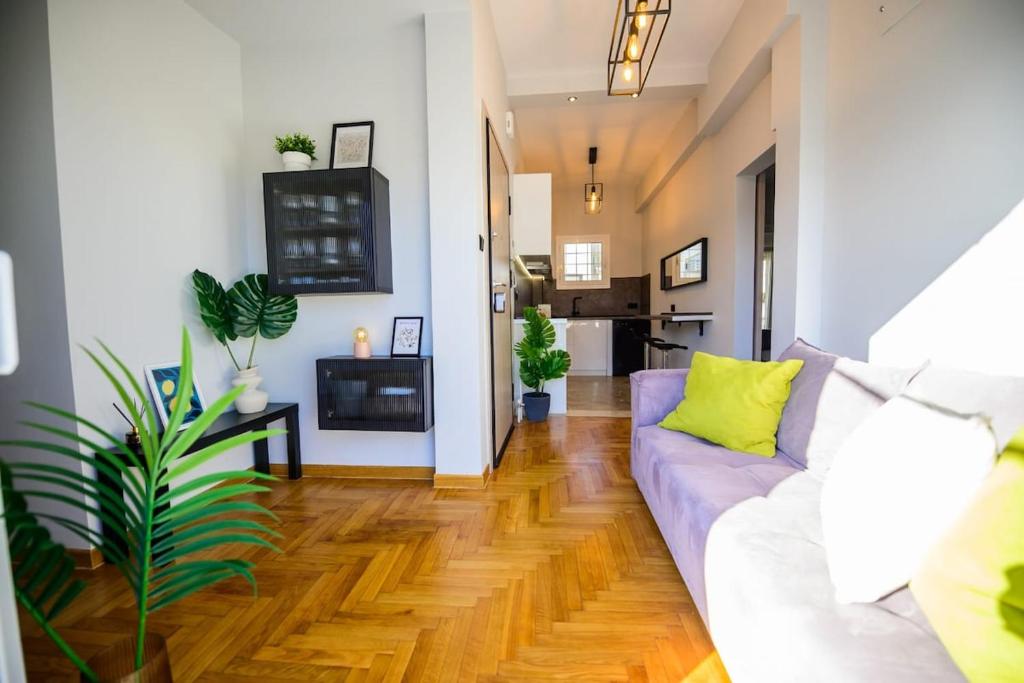 Flat with view of Marina Zeas, Pireus