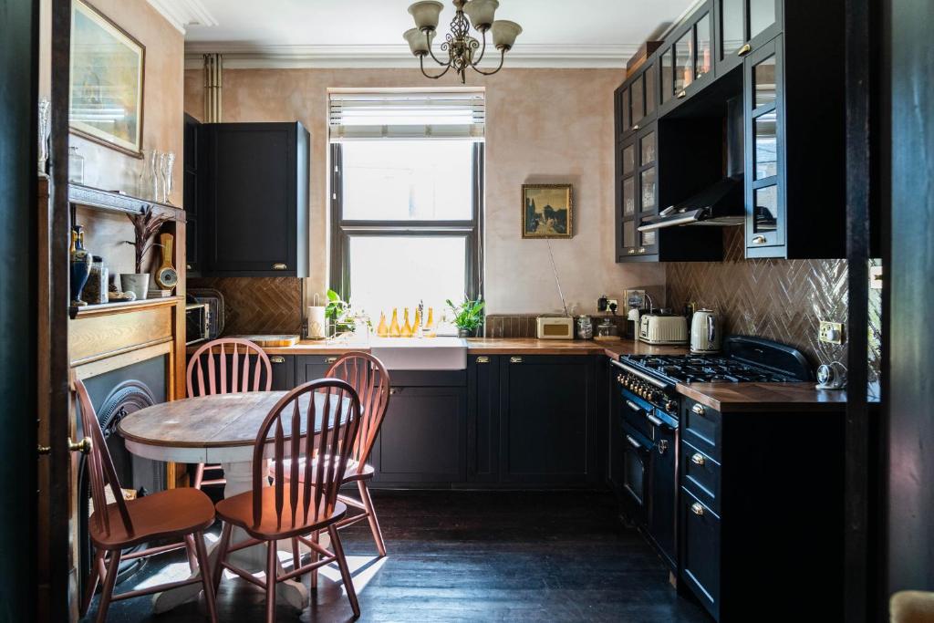 Bohemian Retreat by the Sea, Margate photo 5