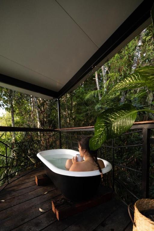 Sun Suite - tiny home treehouse, Kuranda