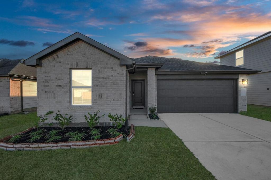 Marice Escape at Fulshear with Community pool, Fulshear